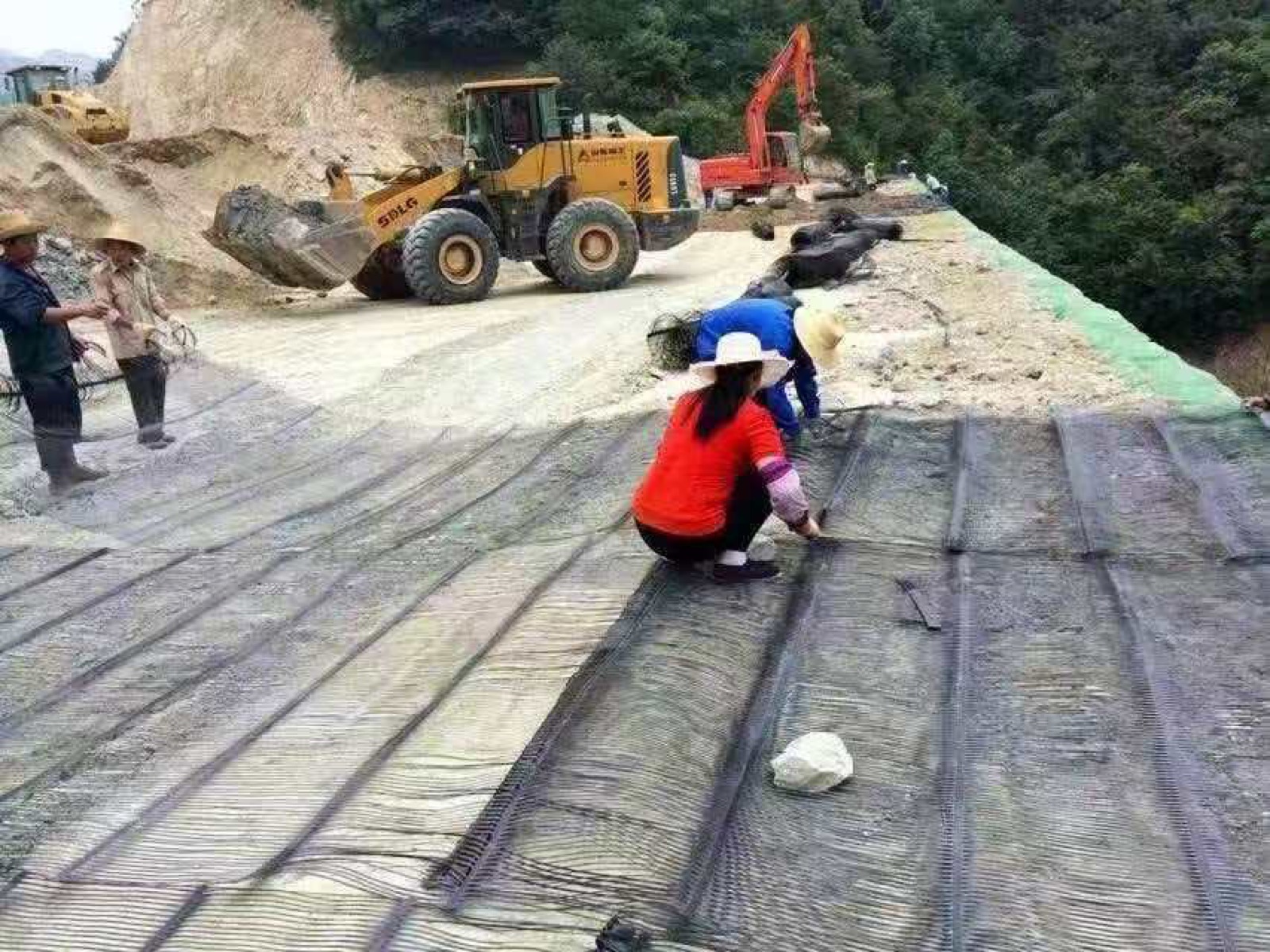Geosynthetics for environmental and landscaping works